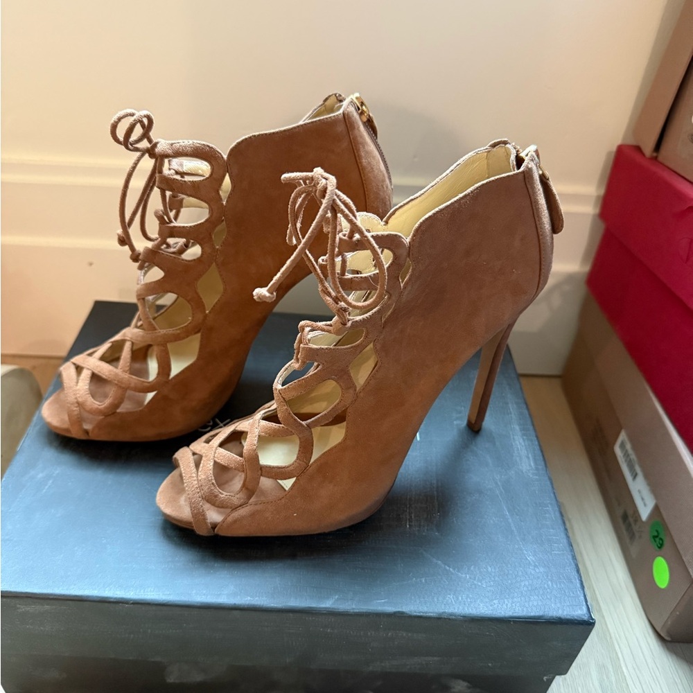 Alexandre Birman Suede Pumps